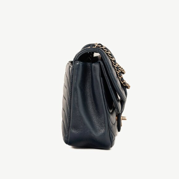 Chanel Vintage Mademoiselle Midnight-Blue Horizontal-Quilt Flap Bag - Picture 3 of 16